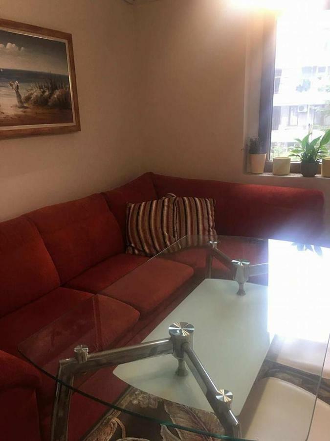 Apartament Peyo Yavorov Hotel Бургас Екстериор снимка